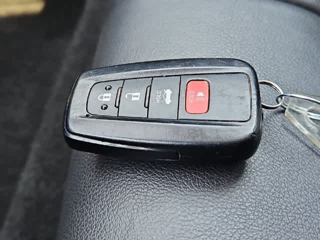 Used 2019 Toyota Camry XSE FWD image 29