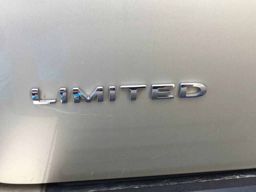 Used 2017 Ford Expedition Limited w/ Equipment Group 301A AWD/4WD image 6