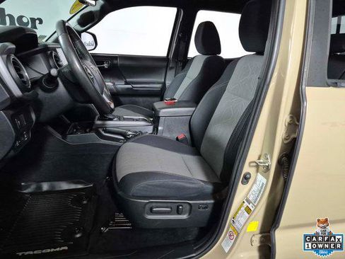 Certified 2020 Toyota Tacoma TRD Off-Road AWD/4WD image 9