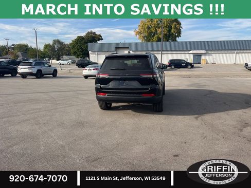 New 2025 Jeep Grand Cherokee Limited w/ Luxury Tech Group II image 10