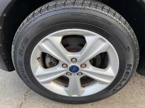 Used 2015 Ford Escape SE image 17