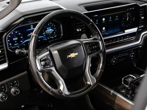 Used 2022 Chevrolet Silverado 1500 LT w/ Z71 Off-Road Package image 12