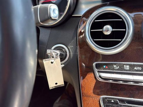 Used 2015 Mercedes-Benz C 300 4MATIC Sedan image 13