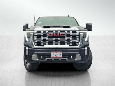 Used 2024 GMC Sierra 2500 Denali w/ Denali Reserve Package image 2
