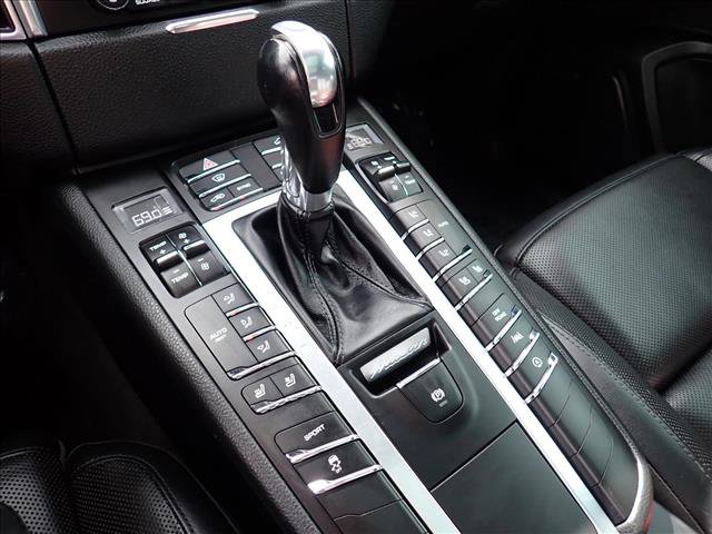 Used 2018 Porsche Macan AWD/4WD image 20