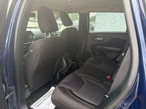 Used 2015 Jeep Cherokee Latitude AWD/4WD image 15