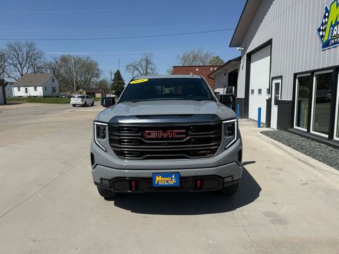 Used 2024 GMC Sierra 1500 AT4 AWD/4WD image 2