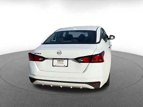 Used 2025 Nissan Altima 2.5 SV FWD image 15