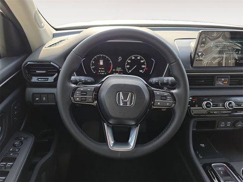 New 2025 Honda Pilot Touring image 12