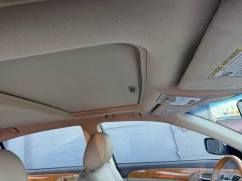 Used 2006 Toyota Avalon Limited image 29