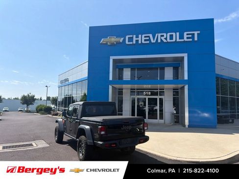 Used 2023 Jeep Gladiator Mojave w/ Cold Weather Group AWD/4WD image 6