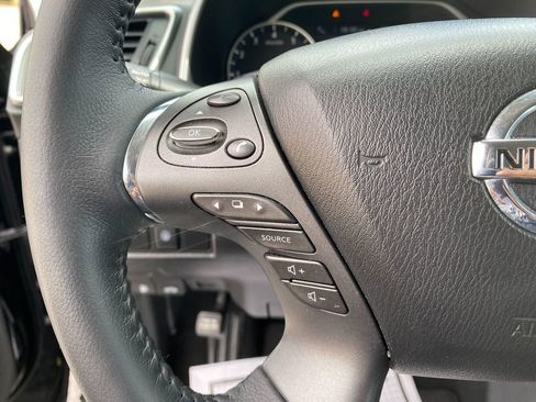 Used 2020 Nissan Murano SV image 16