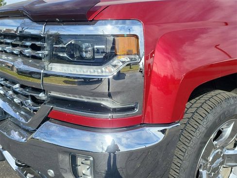 Used 2018 Chevrolet Silverado 1500 LTZ w/ LTZ Plus Package image 5