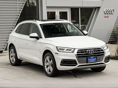 Used 2019 Audi Q5 Prestige w/ Prestige Package AWD/4WD image 2