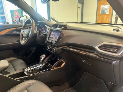 Used 2023 Chevrolet TrailBlazer ACTIV w/ Sun and Liftgate Package AWD/4WD image 41
