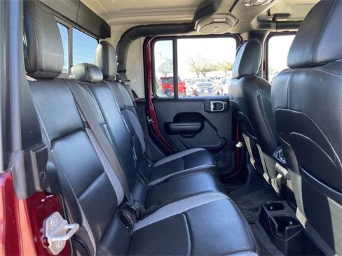 Used 2021 Jeep Gladiator Willys image 27