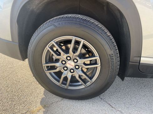 Used 2025 GMC Acadia Elevation image 41