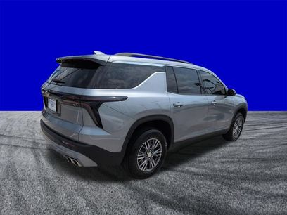 Used 2024 Chevrolet Traverse LT