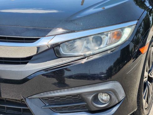Used 2017 Honda Civic EX-T image 7