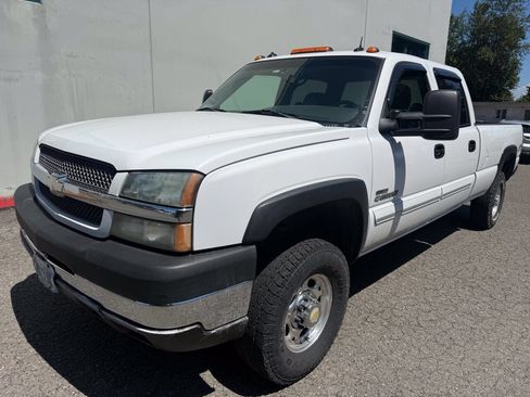 Used 2003 Chevrolet Silverado 2500 LT w/ Skid Plate Package AWD/4WD image 1