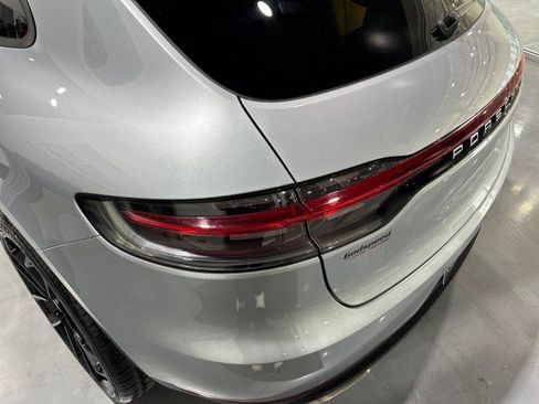 Used 2021 Porsche Macan AWD/4WD image 31