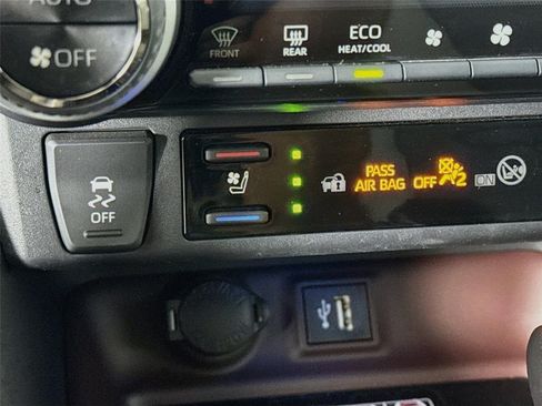 Used 2023 Toyota RAV4 Limited FWD image 21