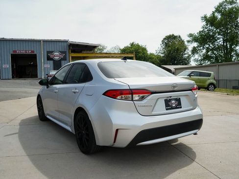 Used 2022 Toyota Corolla L image 4
