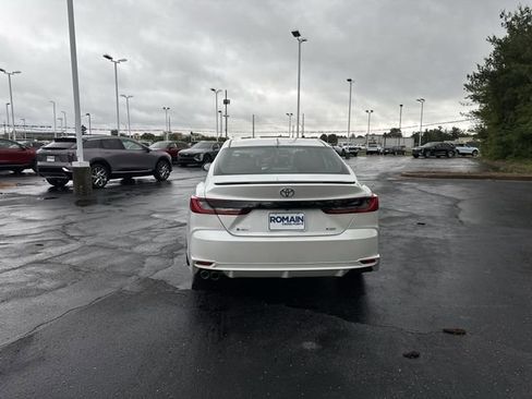 Used 2025 Toyota Camry Hybrid FWD image 4