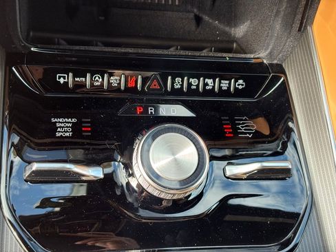 New 2026 Jeep Grand Wagoneer L Summit AWD/4WD image 19