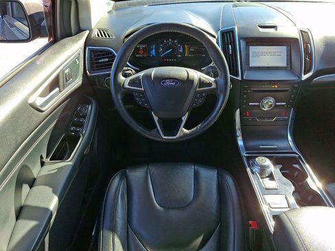 Used 2019 Ford Edge Titanium image 12