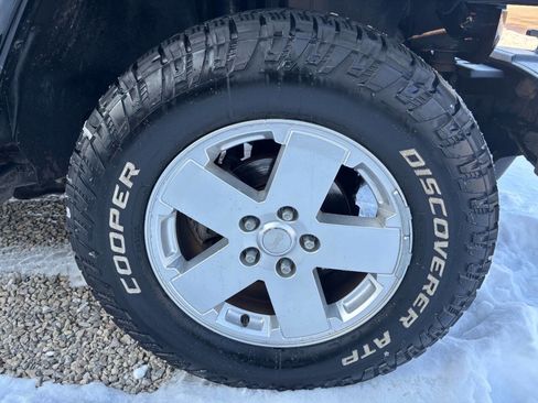 Used 2008 Jeep Wrangler Sahara w/ Dual Top Group image 17