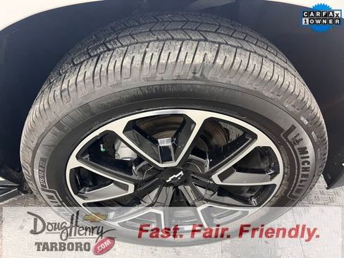 Used 2023 Chevrolet Suburban RST w/ Luxury Package image 18