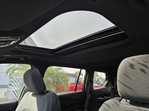 New 2025 Jeep Grand Cherokee L Laredo image 29