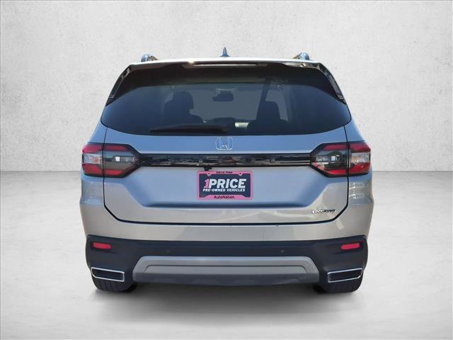 Used 2025 Honda Pilot Touring image 6