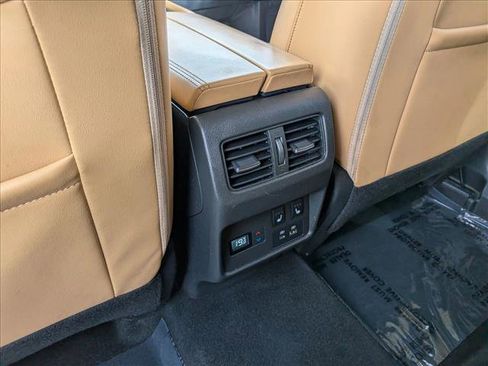 Used 2021 Nissan Rogue Platinum FWD image 27