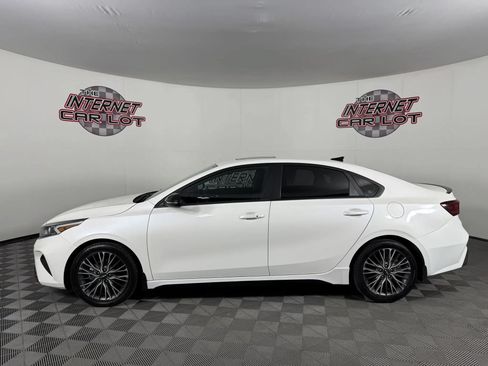 Used 2023 Kia Forte GT-Line w/ GT-Line Premium Package FWD image 4