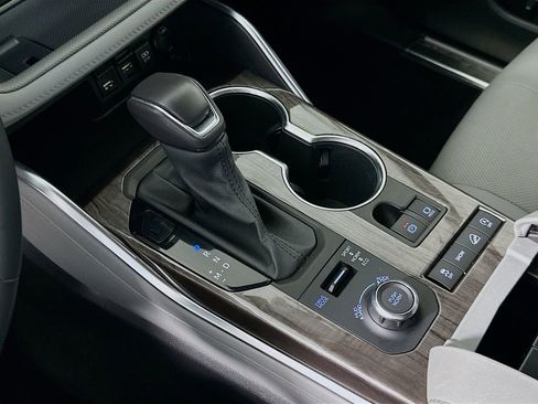 Used 2021 Toyota Highlander Limited image 17