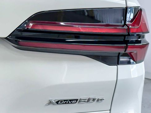 Used 2024 BMW X5 xDrive50e image 28