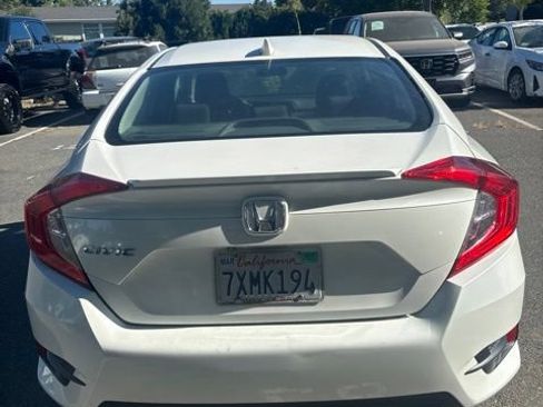 Used 2017 Honda Civic EX-T image 4