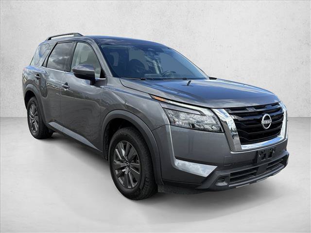 Used 2024 Nissan Pathfinder SV FWD image 3
