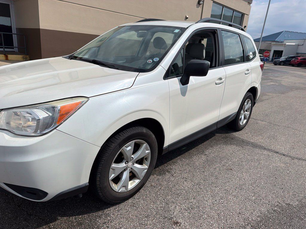 Used 2015 Subaru Forester 2.5i w/ Alloy Wheel Package AWD/4WD image 4