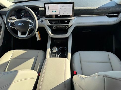 New 2026 Ford Explorer Active w/ Active Comfort Package image 7