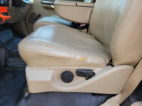Used 2007 Ford F450 4x4 Regular Cab Super Duty image 5