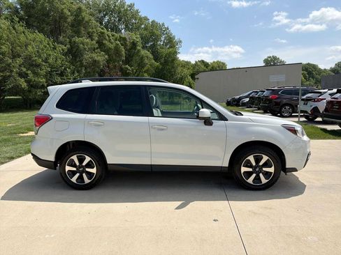 Used 2018 Subaru Forester 2.5i Premium w/ All-Weather Package AWD/4WD image 7