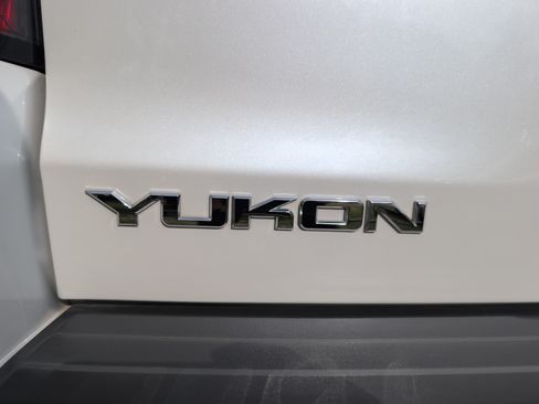 Used 2016 GMC Yukon SLT RWD image 10