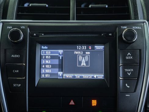 Used 2017 Toyota Camry LE FWD image 19