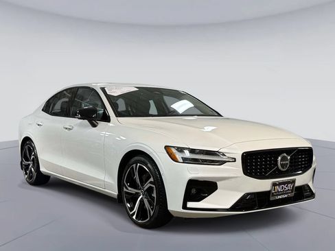 Used 2024 Volvo S60 B5 Plus w/ Climate Package FWD image 9