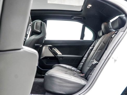 Used 2025 BMW 740i RWD image 40