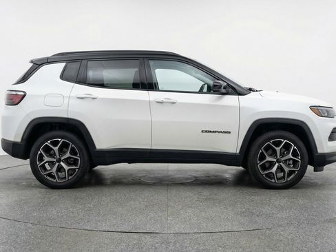 Used 2025 Jeep Compass Limited AWD/4WD image 11