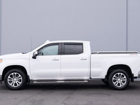 Used 2025 Chevrolet Silverado 1500 LTZ w/ LTZ Convenience Package II AWD/4WD image 28